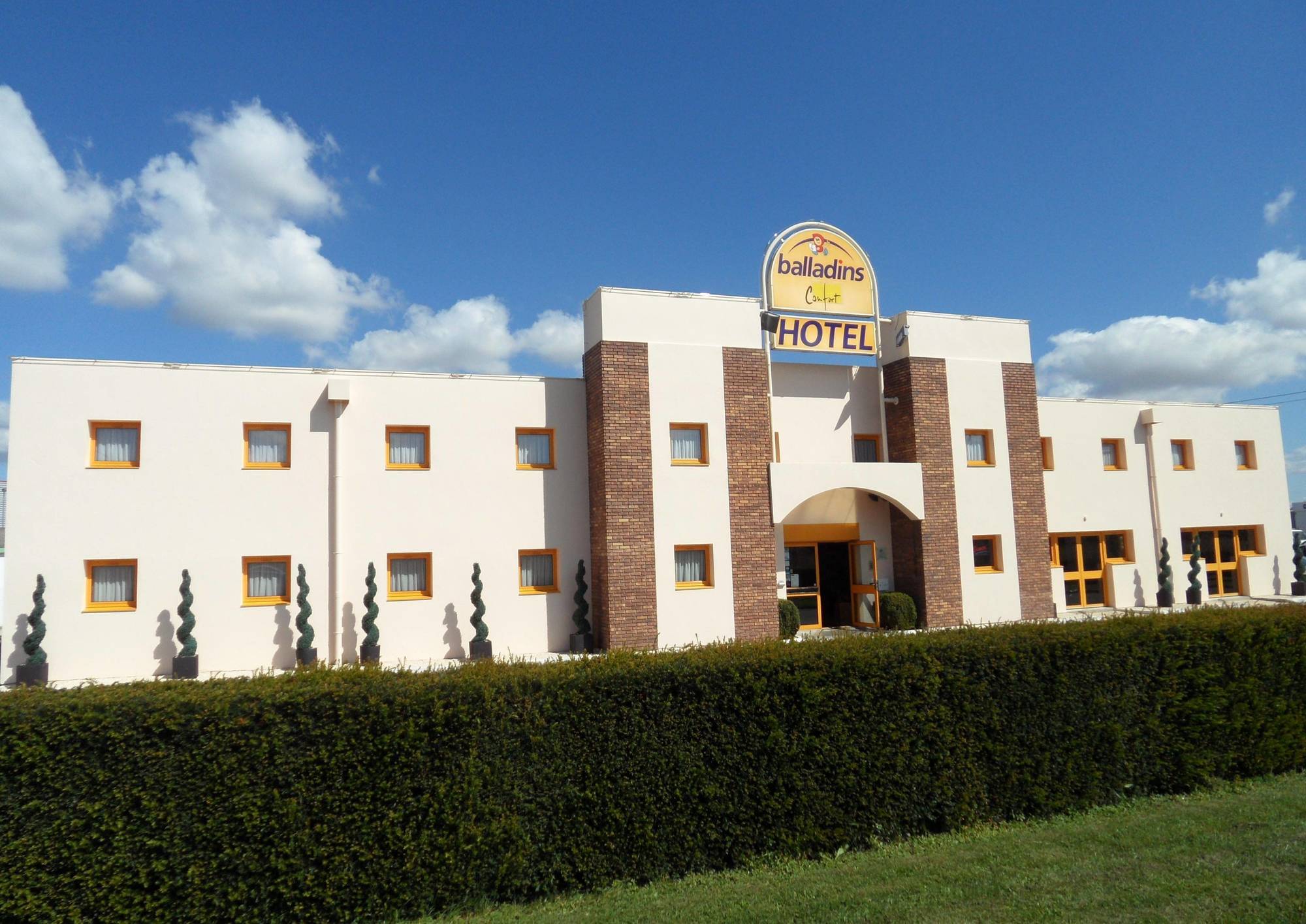 Hotel Campanile Bourges Nord - Saint-Doulchard Zewnętrze zdjęcie